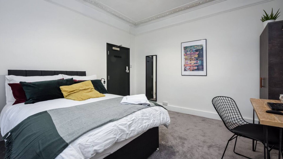 Woodside Apartment | Private Room in a Shared Home
