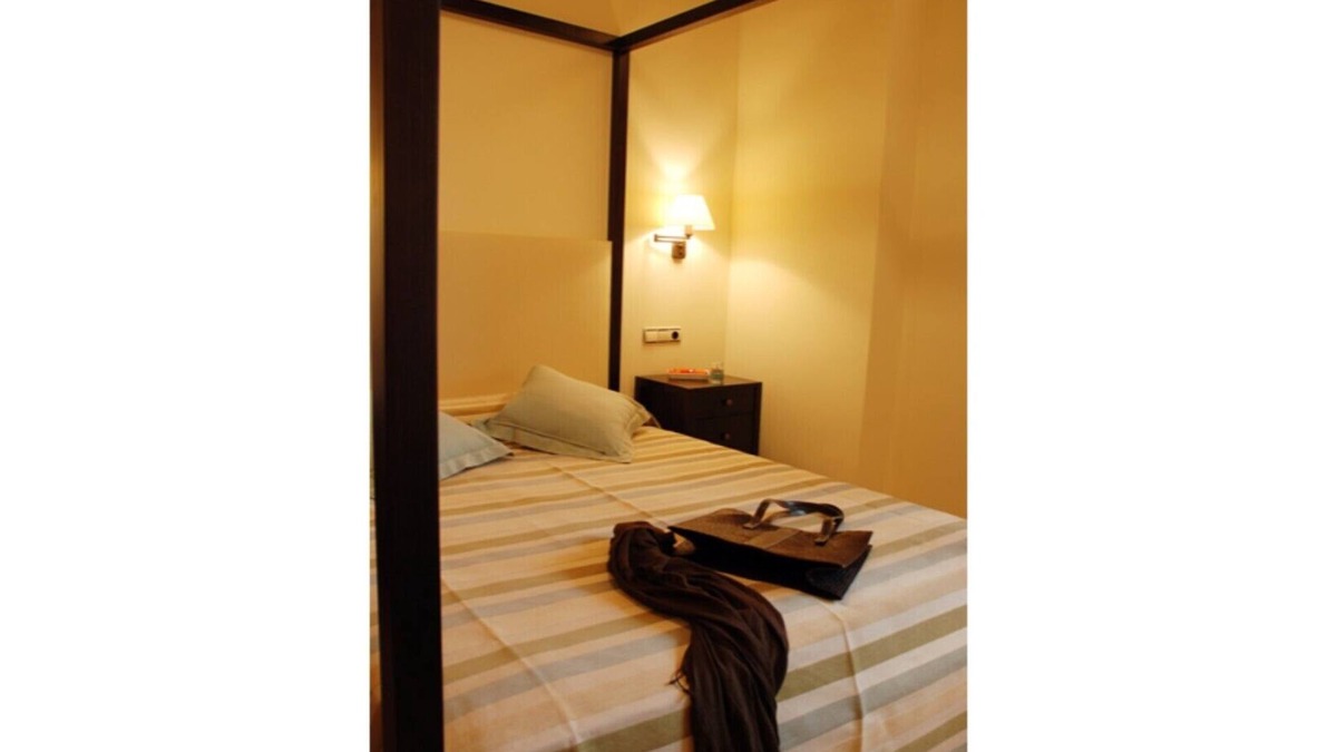 Arbizu Apartment | Private room in charming rural hotel 2