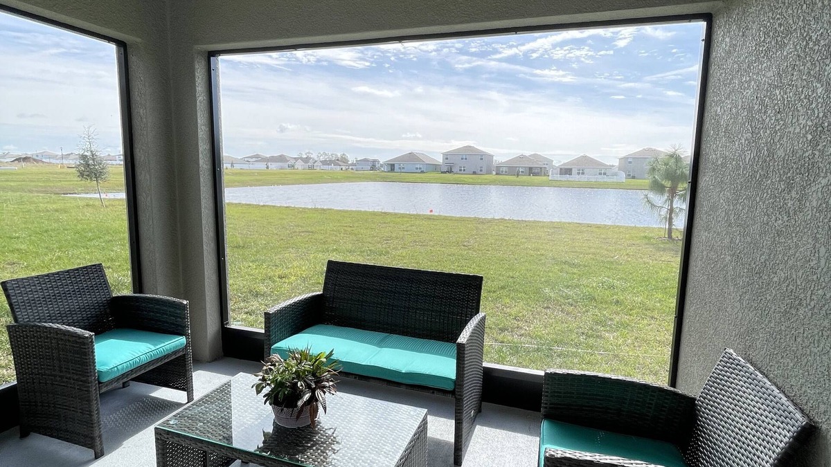 Ruskin House | Private room in cozy home, minutes from Bahia Beach and Southshore Bay Lagoon