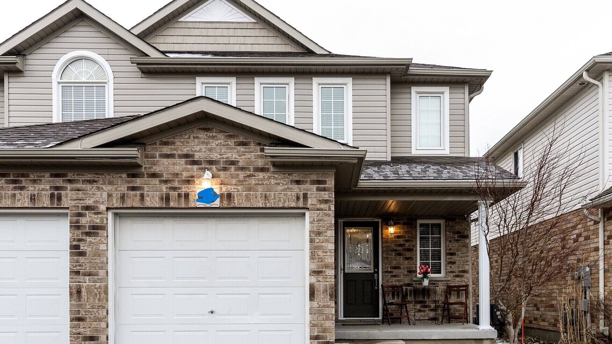 Guelph House | Private Room in Guelph