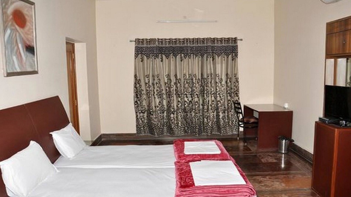Adarsh Nagar House | Private room near Hathroi Fort