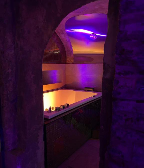 Historic Center Apartment | Private Room & Spa avec jacuzzi privatif