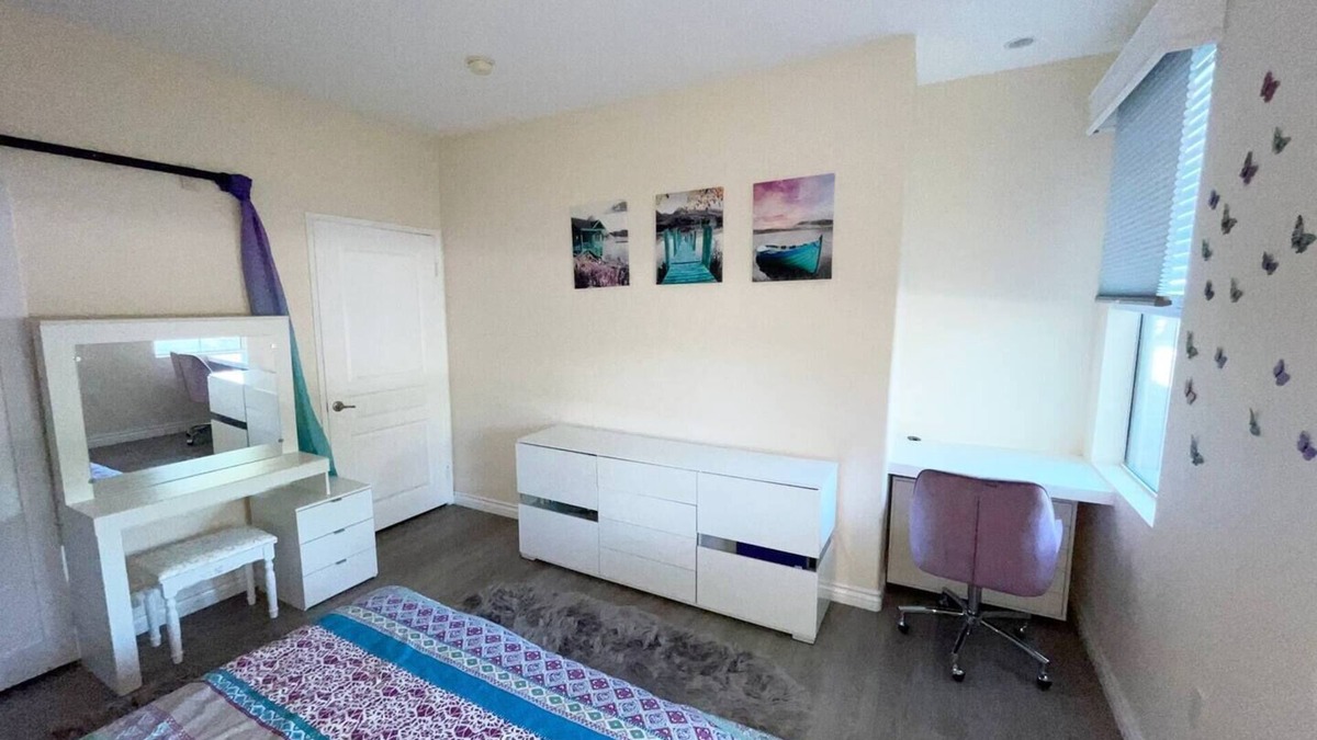 Airport Area Condo | Private room with private bathroom near UCIn