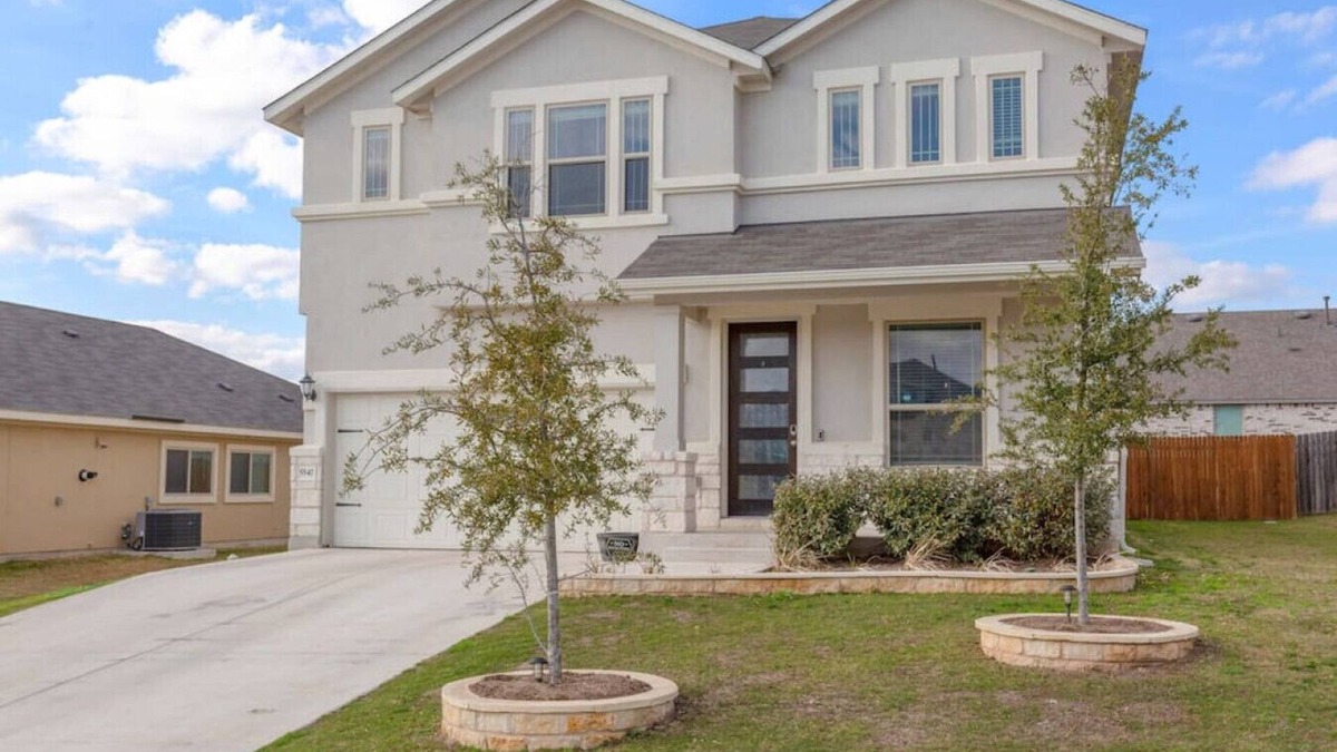 Hutto House | Private, Round Rock Escape!