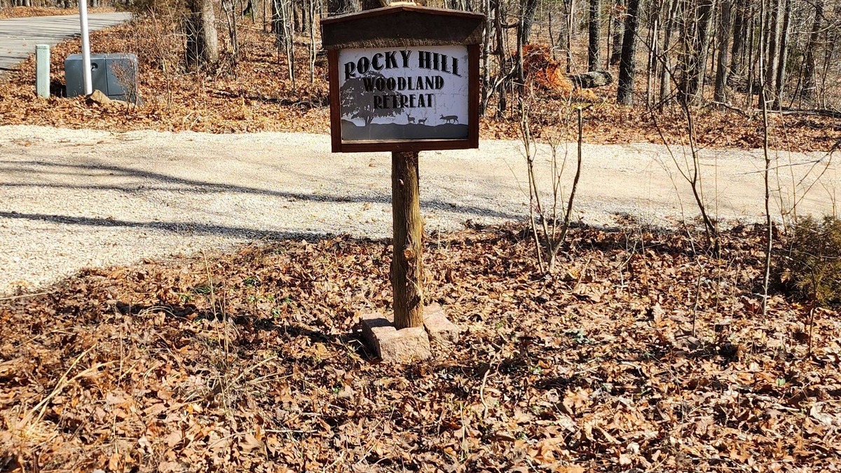 Van Buren House | Private scenic Ozark Mountain retreat near beautiful Current River; sleeps 1-10!