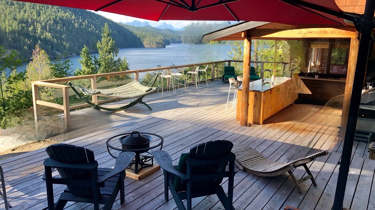 Sunshine Coast Cottage | Private Secluded Cabin, Private Dock, Beach and Water Access, Stunning Lake View