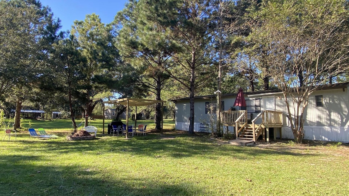 Lake City House | Private&Secluded Getaway, near I-75,town, parks,Springs. Glamping ,low key style