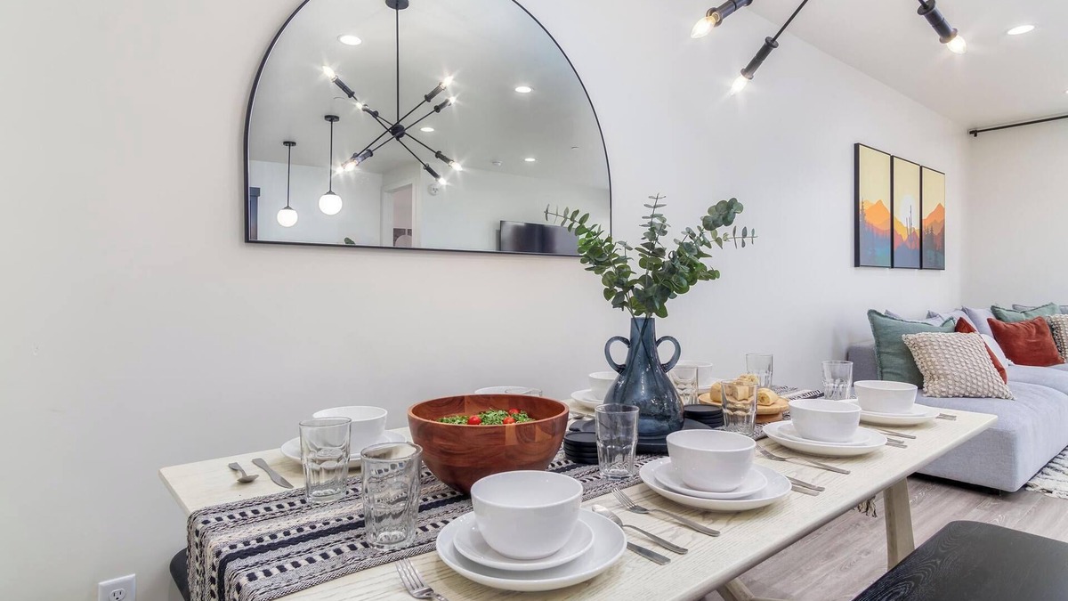 Hurricane House | Private Spa, Sleeps 26, 15 min to Zions