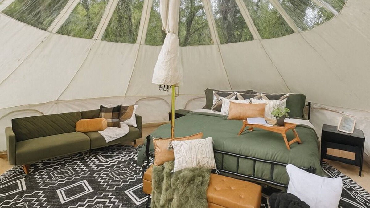 Boss Apartment | Private Stargazing Tent Hickory Hideaway – Peaceful Glamping with Fire Pit & Open Skies