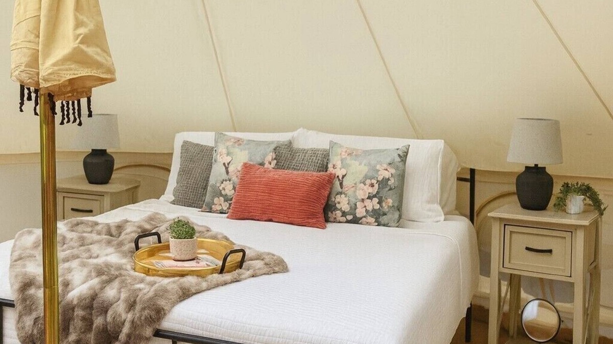 Boss Apartment | Private Stargazing Tent Dogwood Den – Peaceful Glamping with Fire Pit & Open Skies