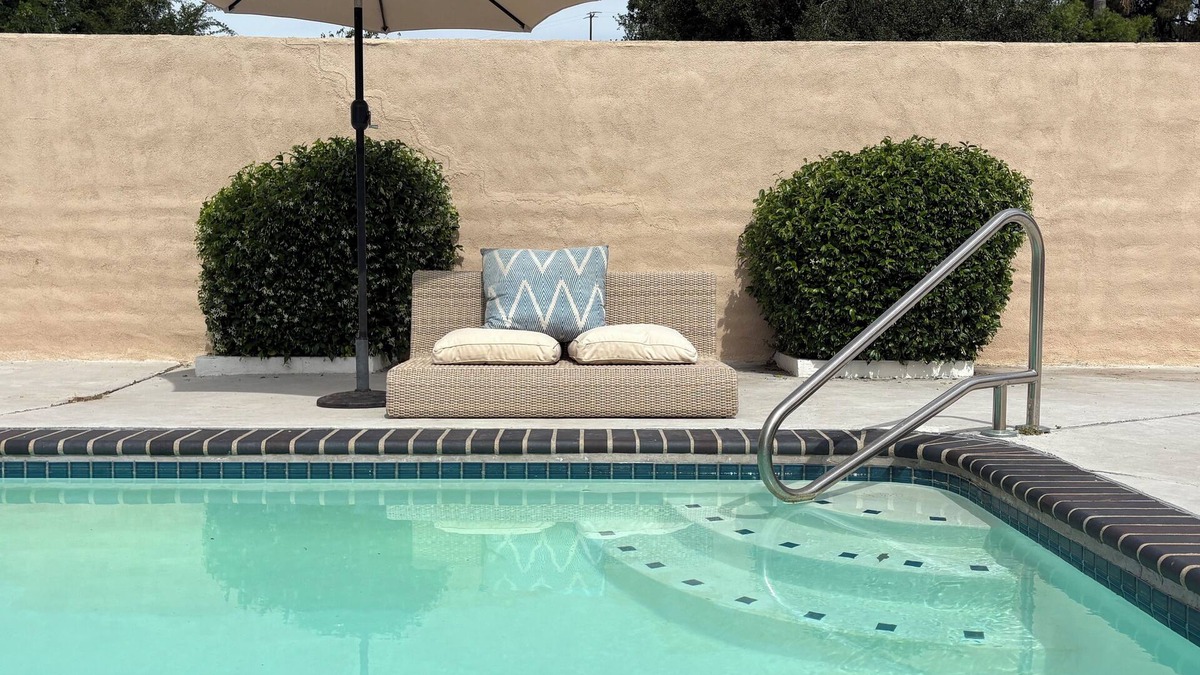 Fallbrook Apartment | Private studio and pool in Laketree Estates, 5 min walk to Monserate Winery.