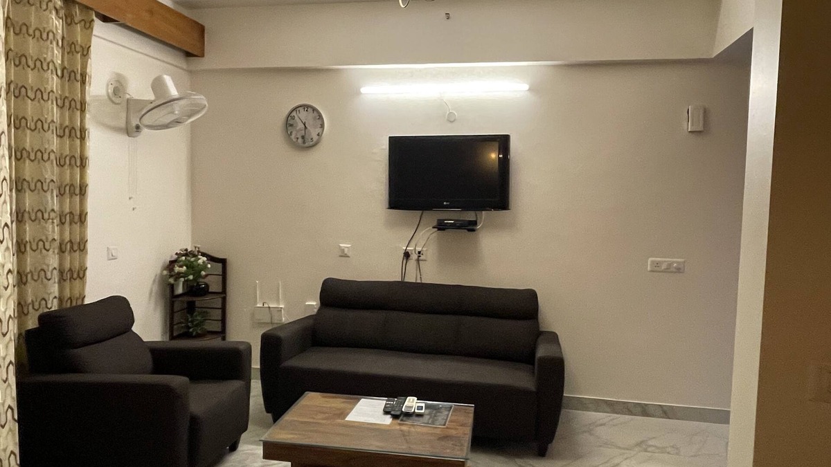 Gomti Nagar Apartment | Private Studio Apart at DLF MyPad Vibhuti Khand Gomtinagar