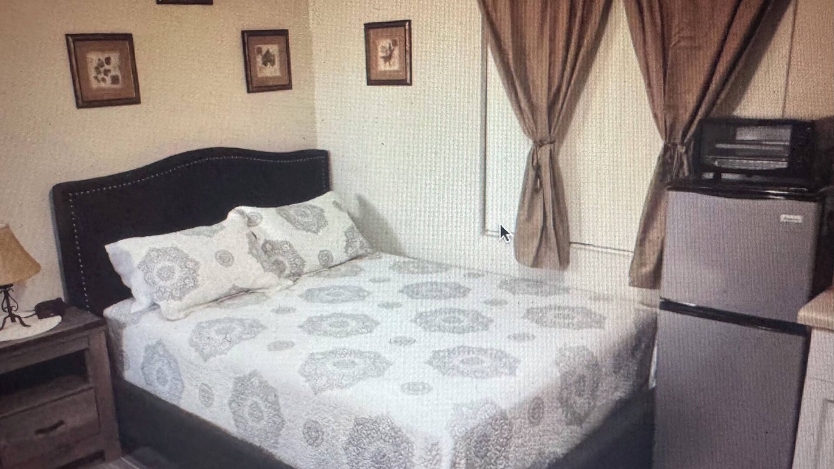 Timber Pond III Apartment | Private Studio Apartment 1 Queen Bed & 1 Bath Quiet & Relaxing COLD A/C