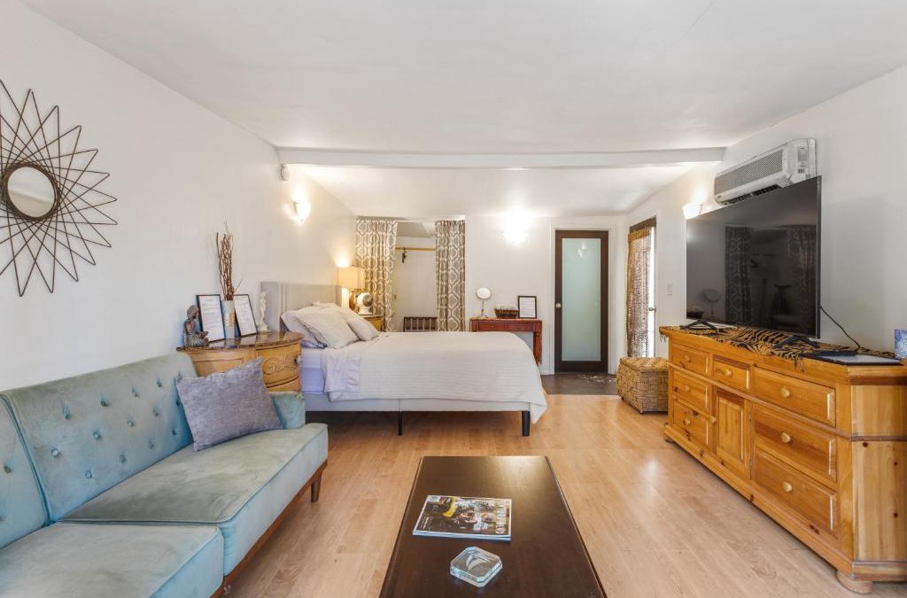 Studio City House | Private Studio City Guest House