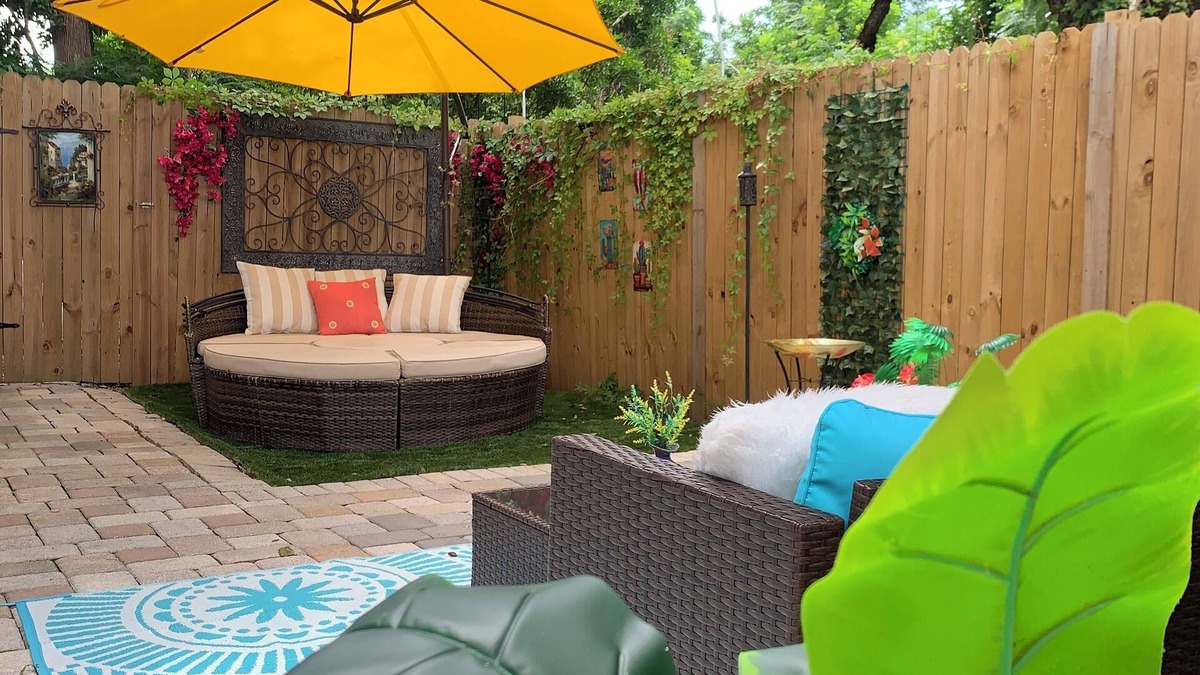 South Gate Ridge Apartment | Private Studio · Near Siesta Key · Pet Friendly