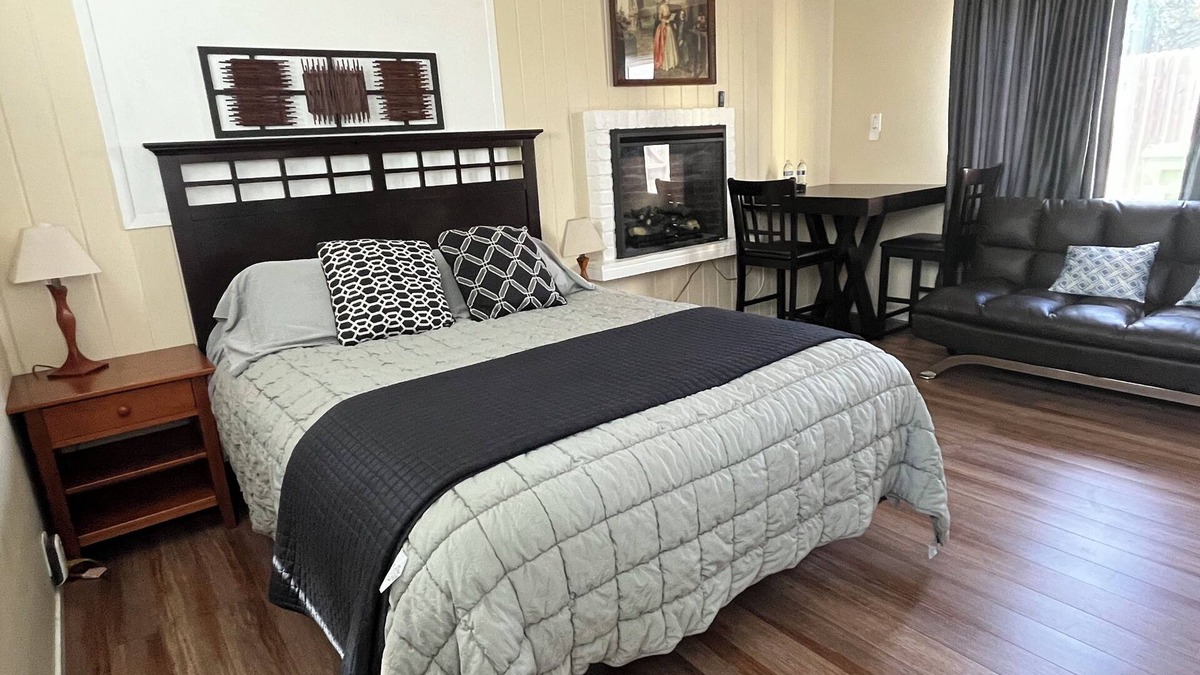 Westlake House | Private Studio with Garden View near SFSU, SF, and BART