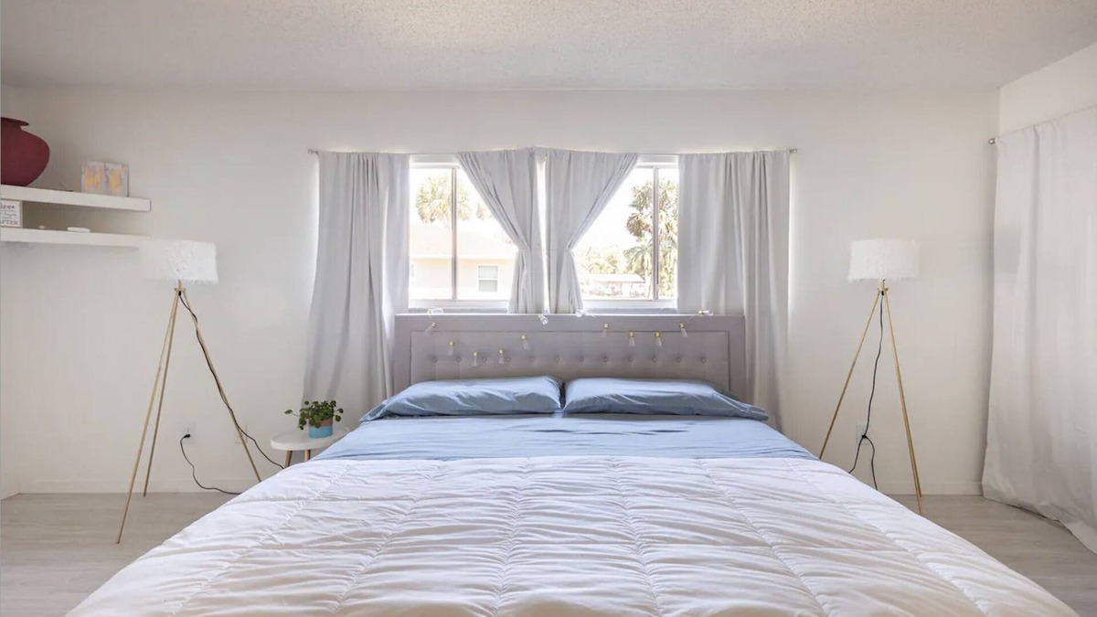 Lakewood Park Apartment | Private Studio with Shared Pool 15 minutes to Vero Beaches and Fort Pierce Inlet