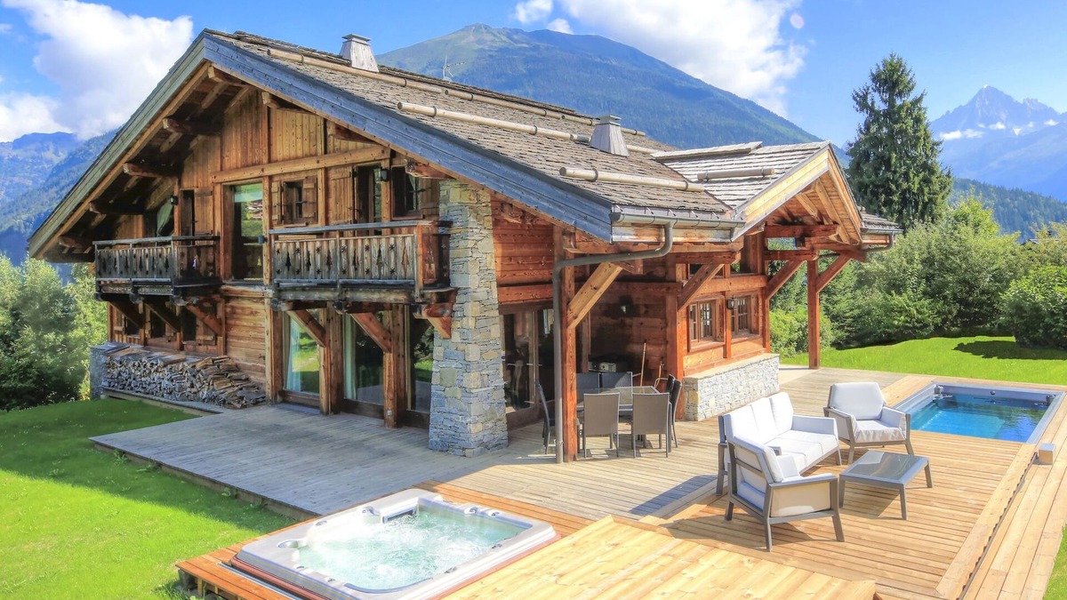 Les Houches Ski Chalet | Private stunning chalet with incredible views, sunken jacuzzi & spa