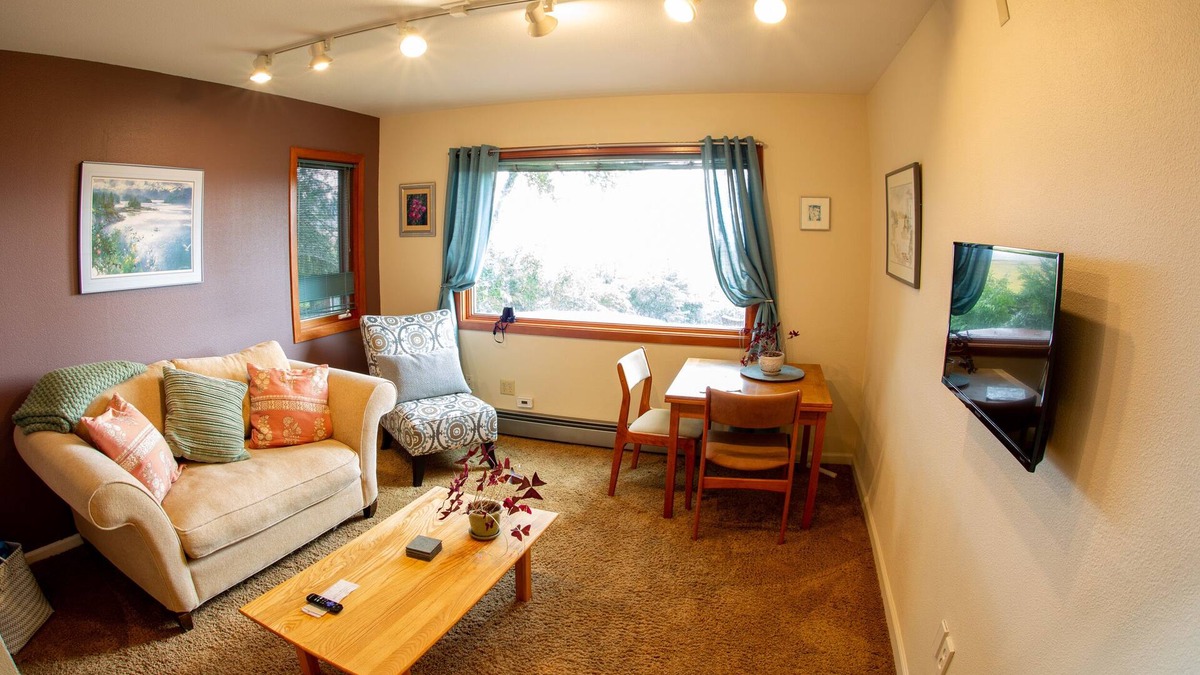 Bayshore - Klatt House | PRIVATE SUITE WITH a VIEW