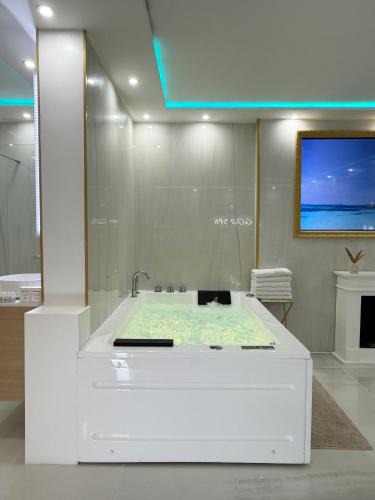 Herblay Apartment | Private suite with jacuzzi sauna and garden