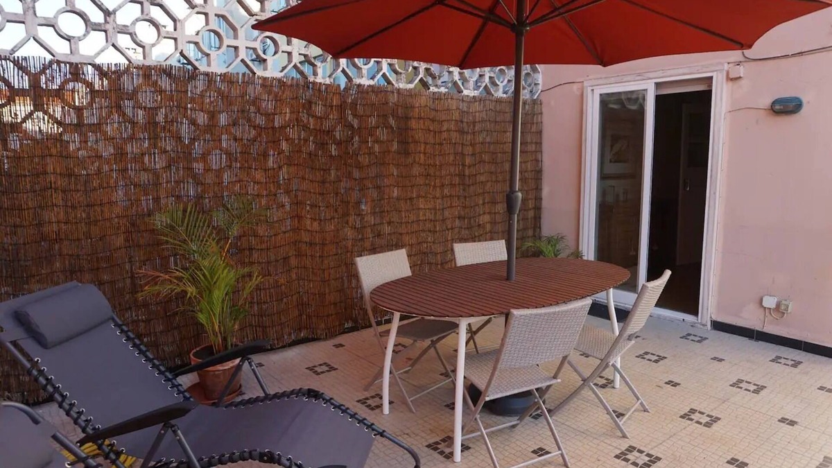 Odivelas Apartment | Private Terrace with Sun 15 minutes from Lisbon and the Airport