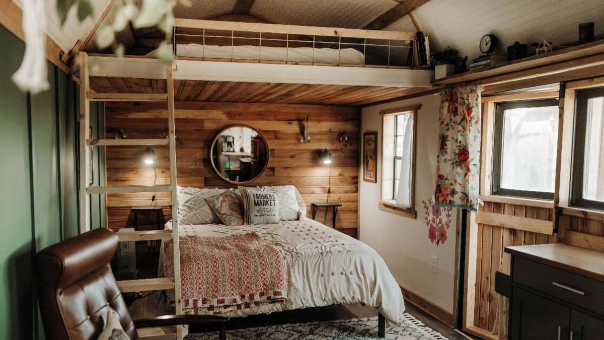 Hestand Cabin | Private tiny cabin- 10 minutes from Dale Hollow Lake!