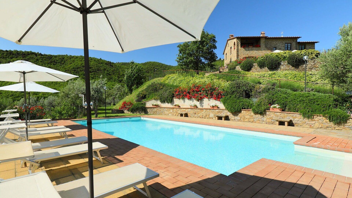 Pieve di Chio Villa | Private Villa with WIFI, private pool, TV, balcony, pets allowed, panoramic view, close to Cortona