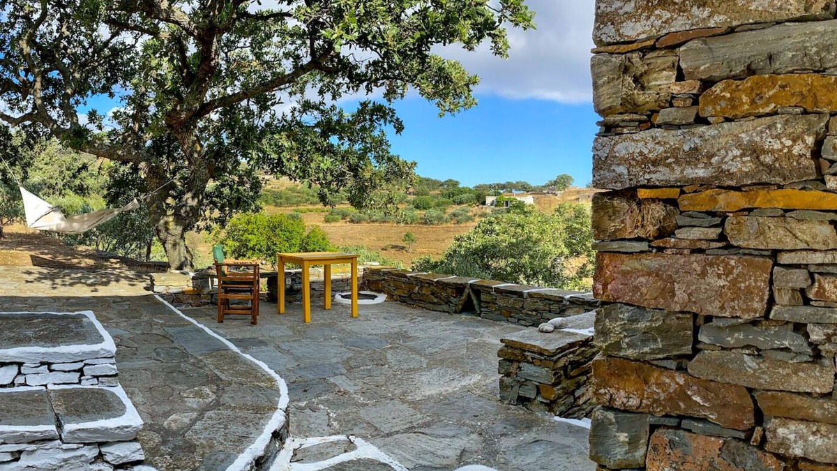 Kea House | Private vacation stone house offers peace and contact with nature.