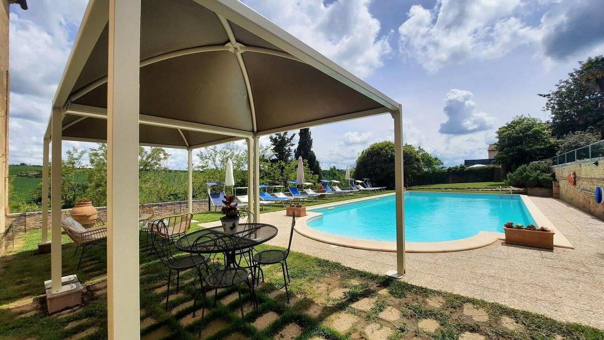 San Giovanni d'Asso Villa | Private Villa with private pool, A/C, WIFI, TV, terrace, panoramic view, close to Montalcino