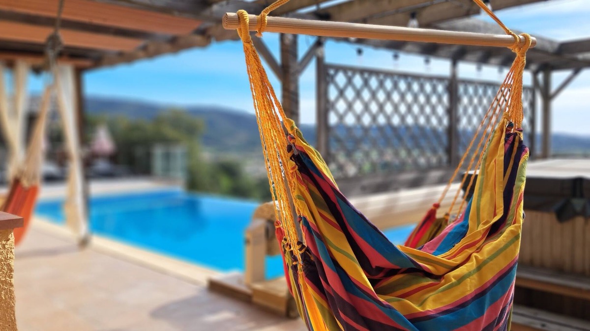 Calonge Villa | Private Villa, heated infinity pool, Jacuzzi & Sauna 3.5km from the sea.