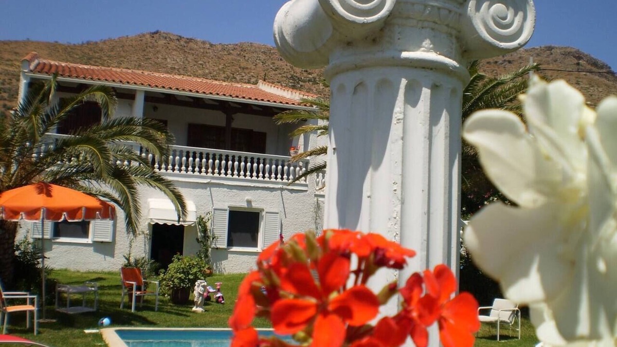 Marathon House | Private Villa In Marathon With Pool And Sea View