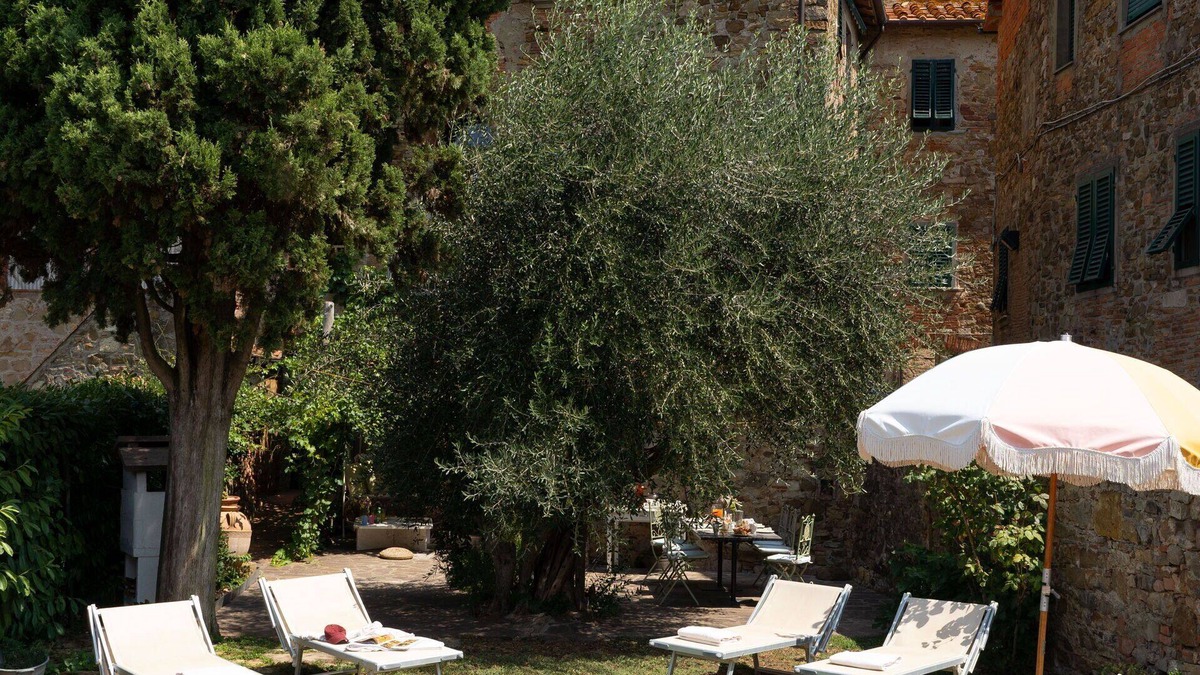 Pergine Valdarno Villa | Private Villa with A/C, WIFI, private pool, TV, patio, pets allowed, panoramic view, close to Arezzo