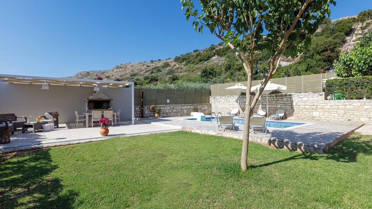 Agia Triada Villa | Private villa w/Pool, Kids Area, BBQ, Ping Pong Table, suitable for families