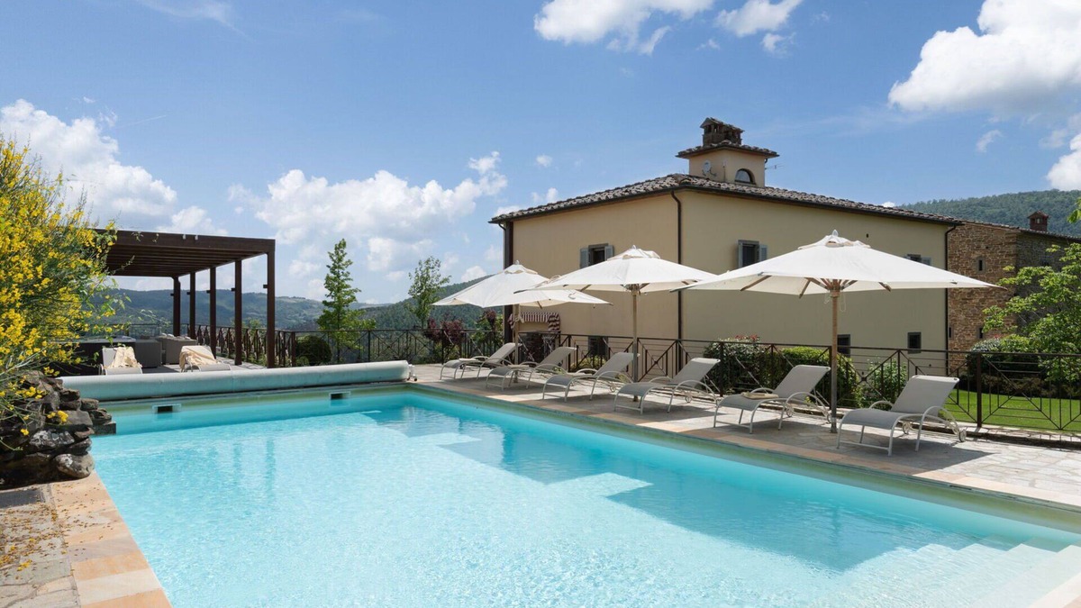 Subbiano Villa | Private Villa with hot tub, WIFI, private pool, A/C, TV, patio, panoramic view, close to Arezzo