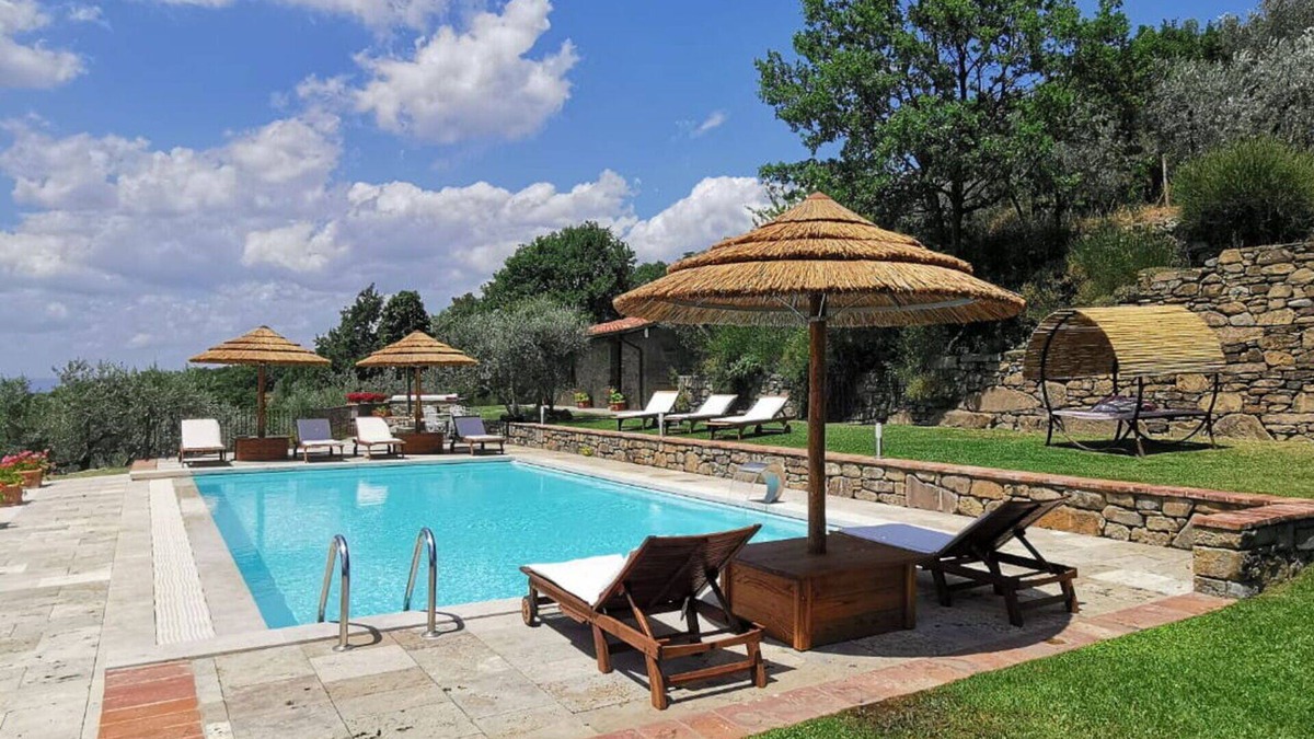 Castiglion Fiorentino Villa | Private Villa with A/C, private pool, WIFI, TV, pets allowed, panoramic view, close to Cortona