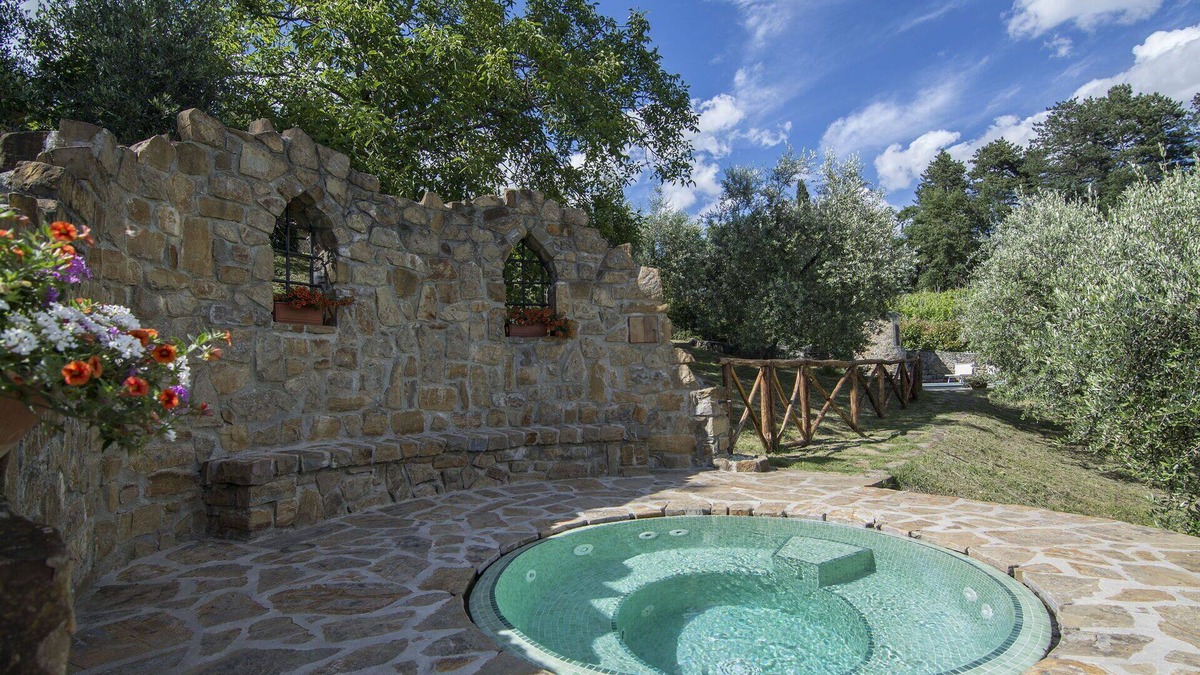 Borgo San Lorenzo Villa | Private Villa with private pool, A/C, hot tub, WIFI, sauna, TV, patio, pets allowed, panoramic view