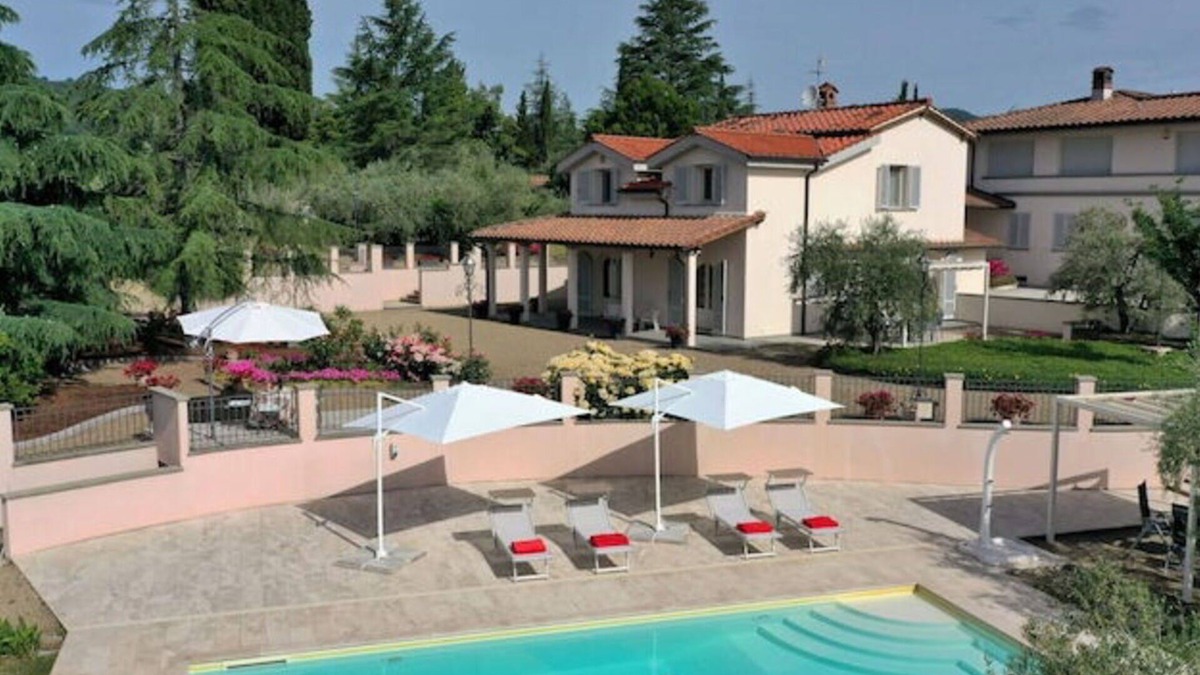Figline e Incisa Valdarno Villa | Private Villa with WIFI, private pool, A/C, TV, terrace, panoramic view, close to Greve In Chianti