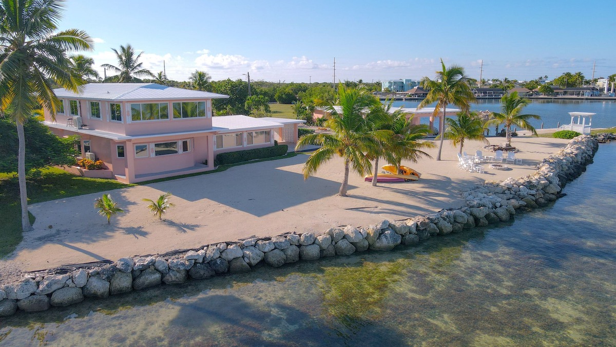 Long Key House | Private Waterfront Home, Heated Pool, Beach, Tiki w/Grill, Dock, Kayaks, Sunset