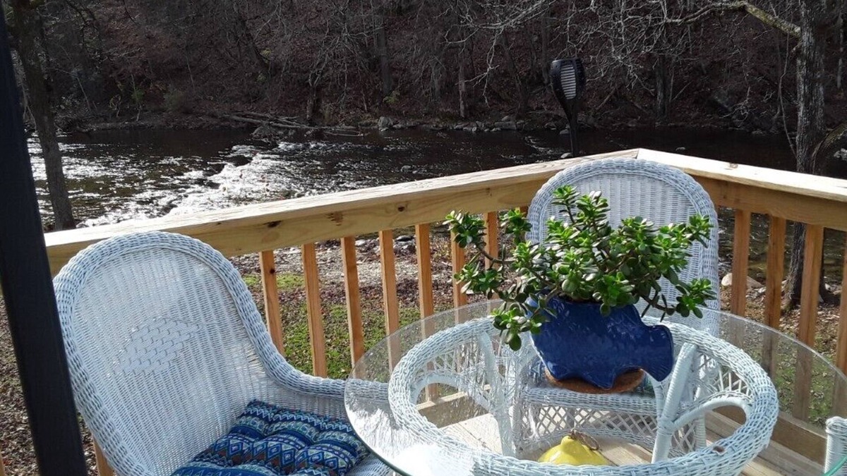 Elizabethton House | Private Waterfront property with Mountains surrounding the Loft on the Doe River