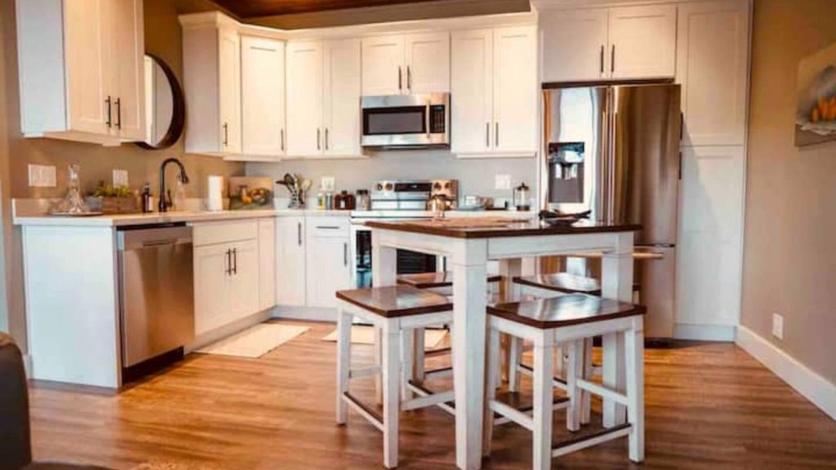Union House | Private Waterfront View Studio
