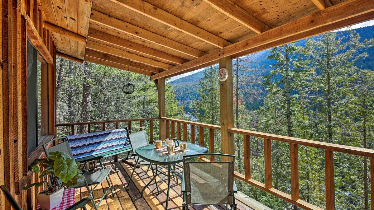 Troy Cabin | Private 'Yaak River Hideaway' w/Deck & Mtn Views!