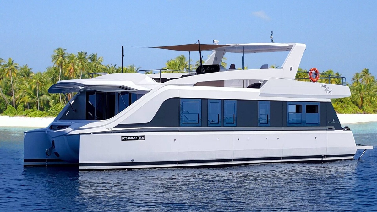 Hulhumale Boat Rental | Private Yacht Charter on Full Board