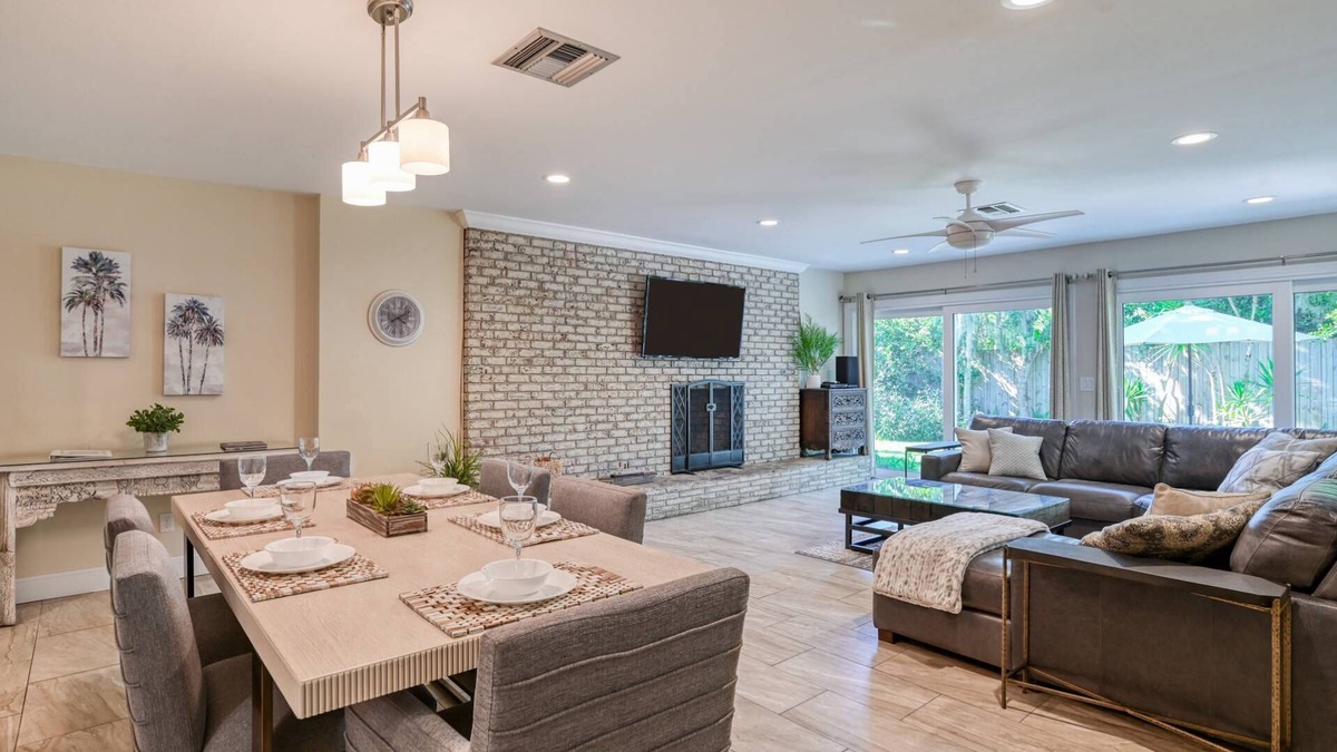 Downtown Historic District House | Private Yard, Walk to Restaurants and Historical Sites, Within Flagler Campus, $300 in Free Tickets!