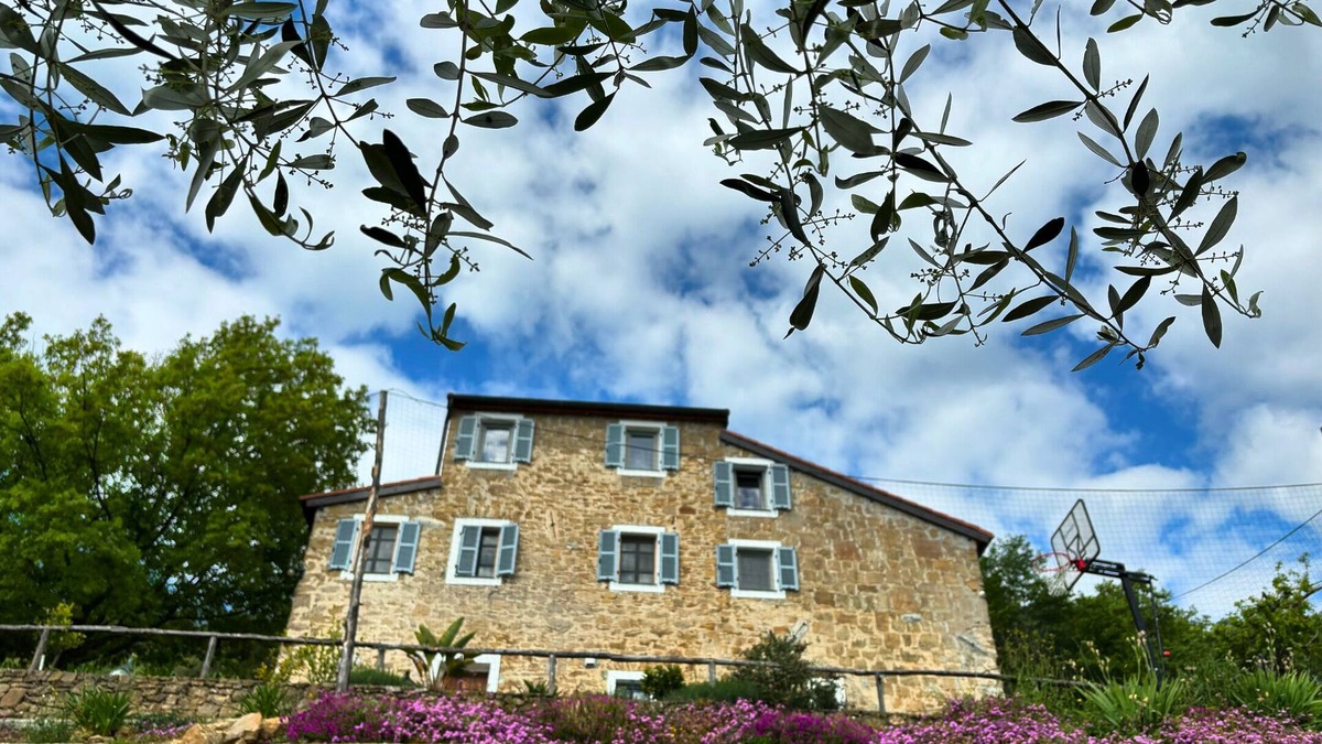Dolceacqua House | Privately Located Country House in the middle of nature with pool, pizza oven and WIFI