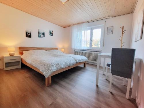 Glatt House | privates Zimmer in Unterkunft mit Glatttal Blick in Wasserschloss Nähe