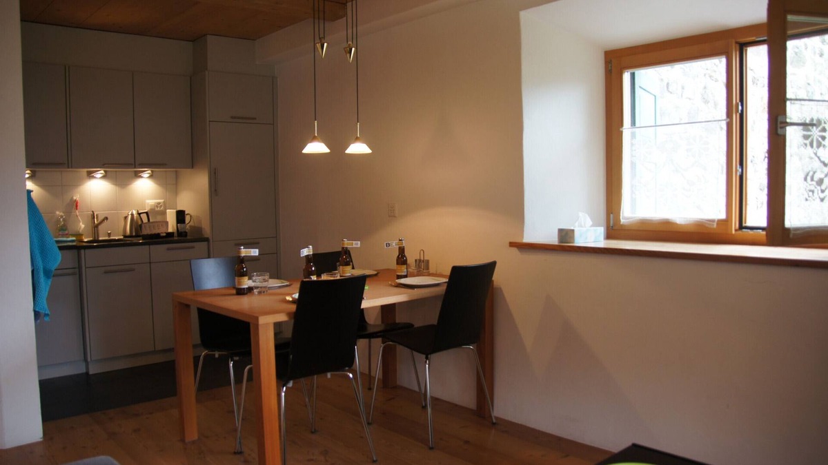 Ardez Apartment | Pro La Tour Pitschna: Modern 2.5-room flat in Ardez next to the historic residential tower from the 13th century.