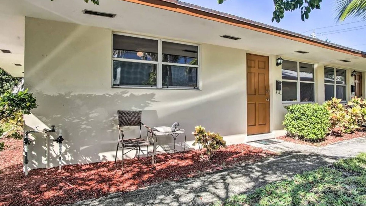 Sugar Sands Condo | Professional 2 Bedroom Condo on Singer Island, FL. FREE parking. Beach 5 min.