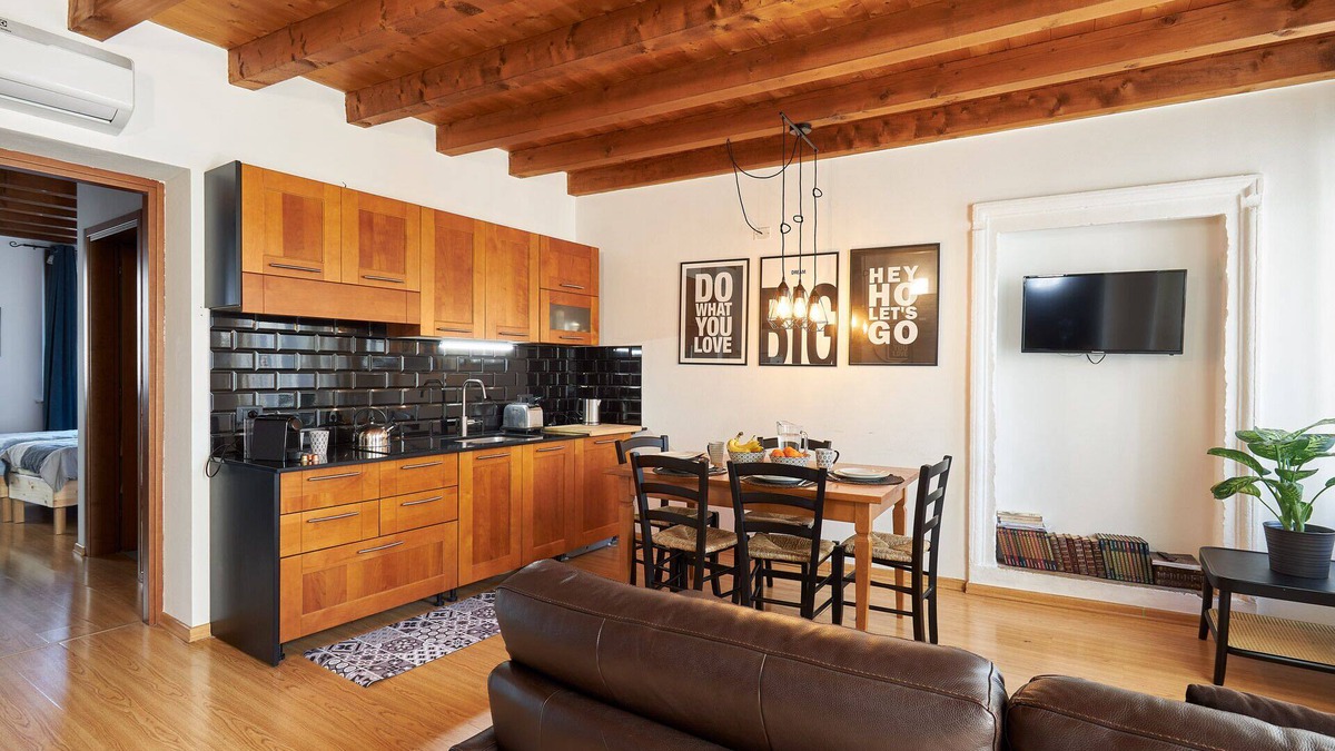 Sud-Est Apartment | Professor's Nest 8