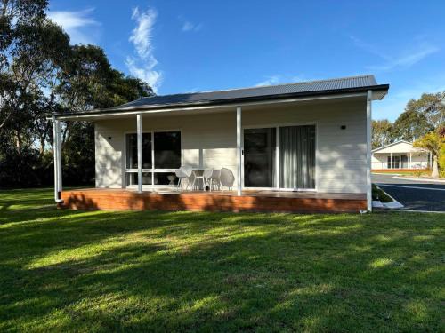 Welshpool Apartment | Prom Port Holiday Cottages - Wilsons Prom, Port Welshpool, Whale Watching