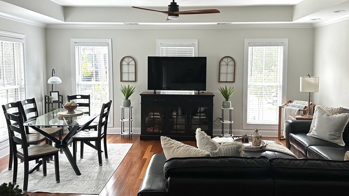 Bluffton House | Promenade Place, Old Town Bluffton’s PRIME location